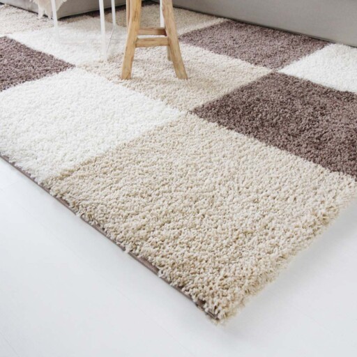 Hoogpolig vloerkleed shaggy Trend blokken - mokka - close up hoek