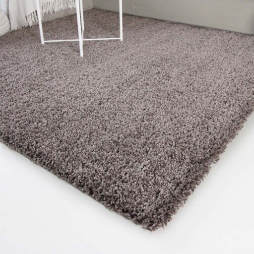 Hoogpolig vloerkleed shaggy Trend effen - taupe - close up hoek