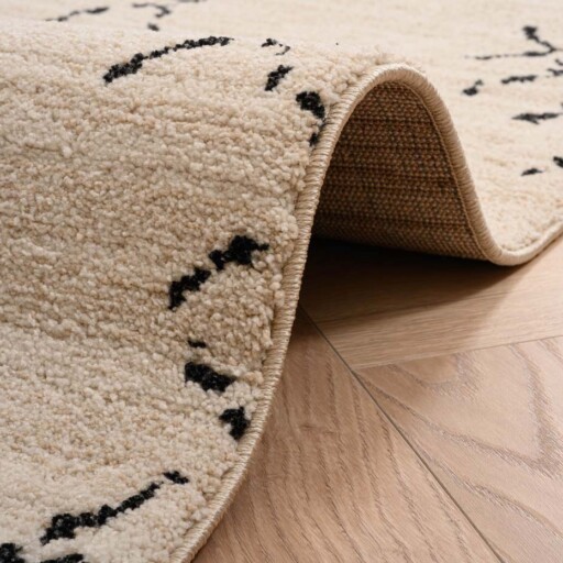 Berber vloerkleed Beni Ouarain Sufian - crème/zwart - close up rol, thumbnail