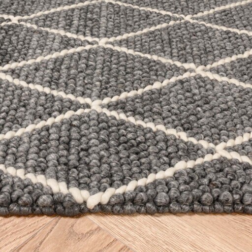 Wollen vloerkleed - ruiten Vinduer - donkergrijs/crème - close up zijkant, thumbnail