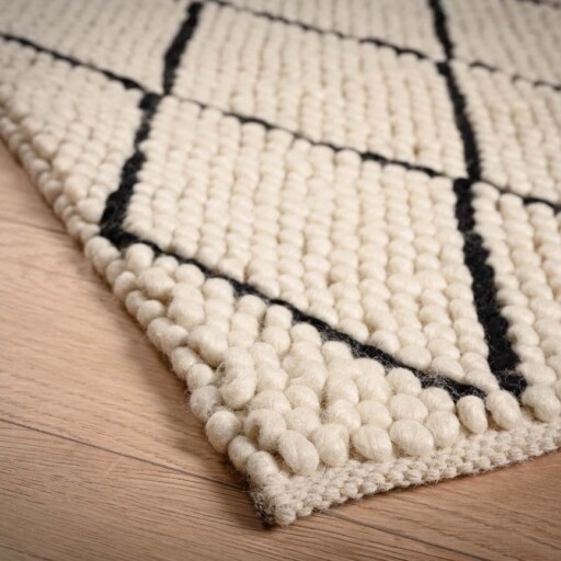 Wollen vloerkleed - ruiten Vinduer - crème/zwart - close up hoek, thumbnail