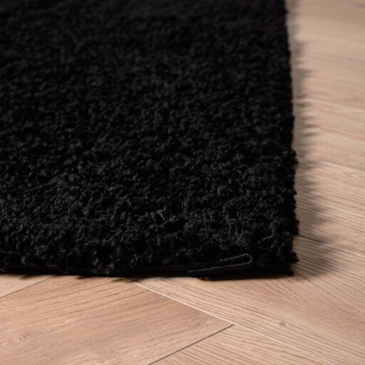 Vierkant hoogpolig vloerkleed shaggy Trend effen - zwart - close up hoek
