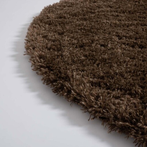 Rond hoogpolig vloerkleed - Cozy Shaggy - bruin - close up hoek, thumbnail