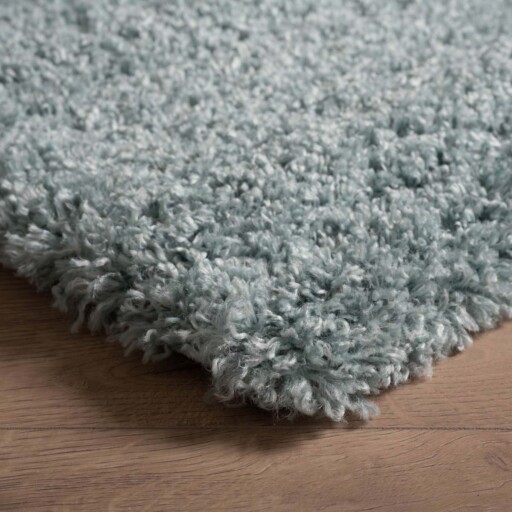 Hoogpolig vloerkleed - Cozy Shaggy - lichtblauw - close up hoek, thumbnail