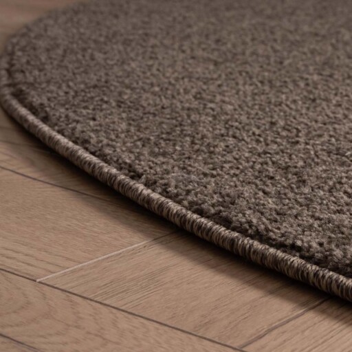 Rond vloerkleed Fine - mokka - close up zijkant, thumbnail