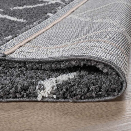 Hoogpolig vloerkleed ruiten Artisan - grijs/wit - close up vouw, thumbnail