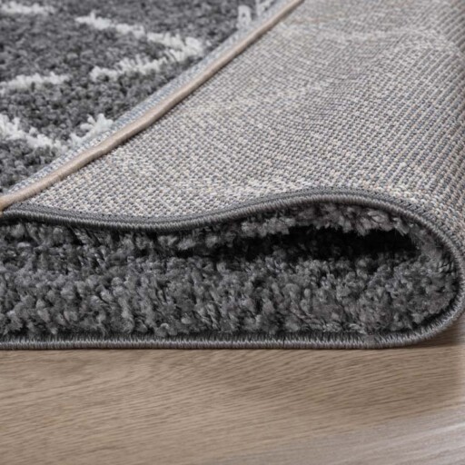 Hoogpolig vloerkleed ruiten Habitat - grijs/wit - close up, thumbnail