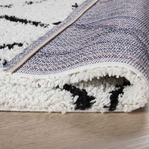 Hoogpolig vloerkleed ruiten Habitat - wit/zwart - close up, thumbnail