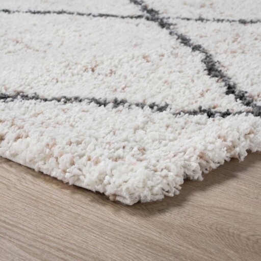 Hoogpolig vloerkleed geruit Artisan - wit/grijs - close up hoek, thumbnail