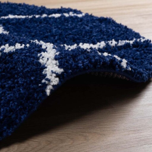 Rond hoogpolig vloerkleed ruiten Habitat - marineblauw/wit - close up, thumbnail