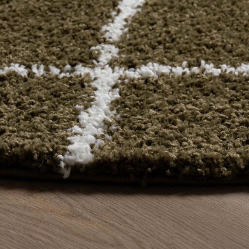 Rond hoogpolig vloerkleed ruiten Habitat - olijfgroen/wit - close up, thumbnail