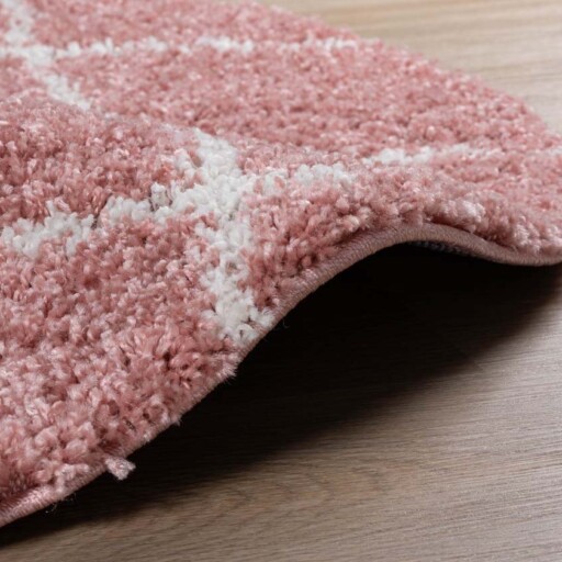 Rond hoogpolig vloerkleed ruiten Habitat - roze/wit - close up, thumbnail