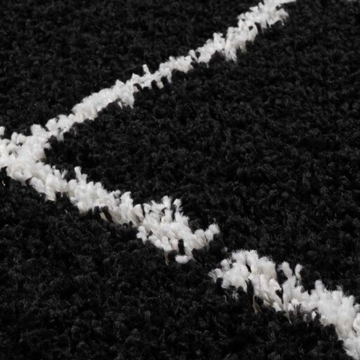 Rond hoogpolig vloerkleed ruiten Habitat - zwart/wit - close up, thumbnail