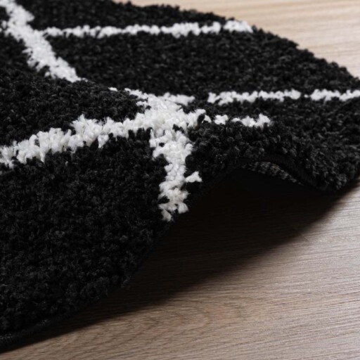 Rond hoogpolig vloerkleed ruiten Habitat - zwart/wit - close up, thumbnail